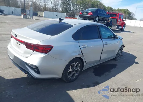 2021 Kia Forte Lxs z USA, uszkodzony, nr VIN 3KPF24AD0ME333678